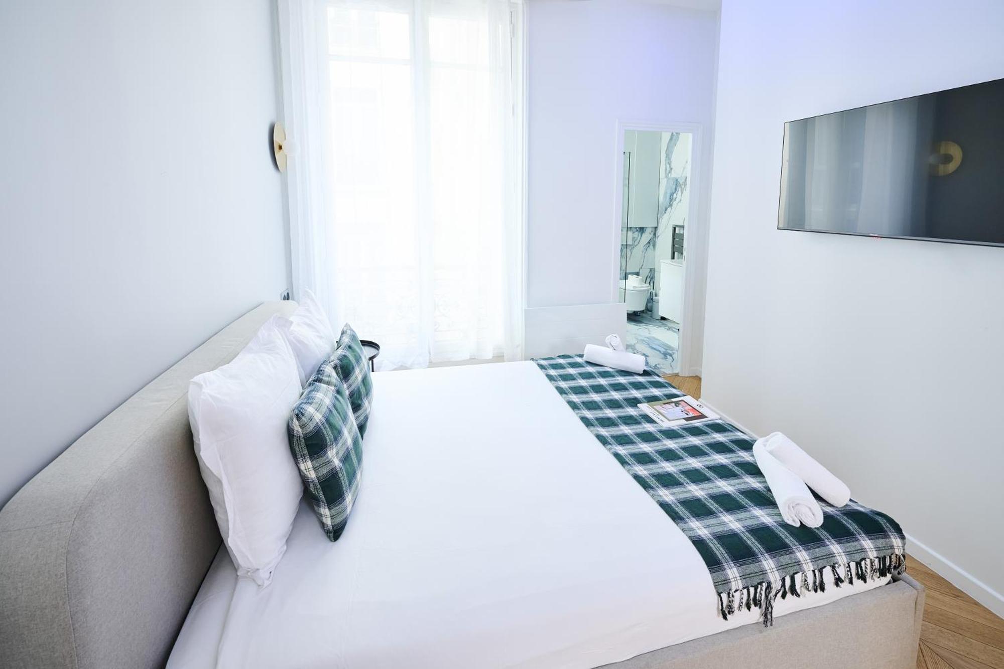 Champs Elysees!Montaigne, New Luxurious 6Pers Flat 巴黎 外观 照片